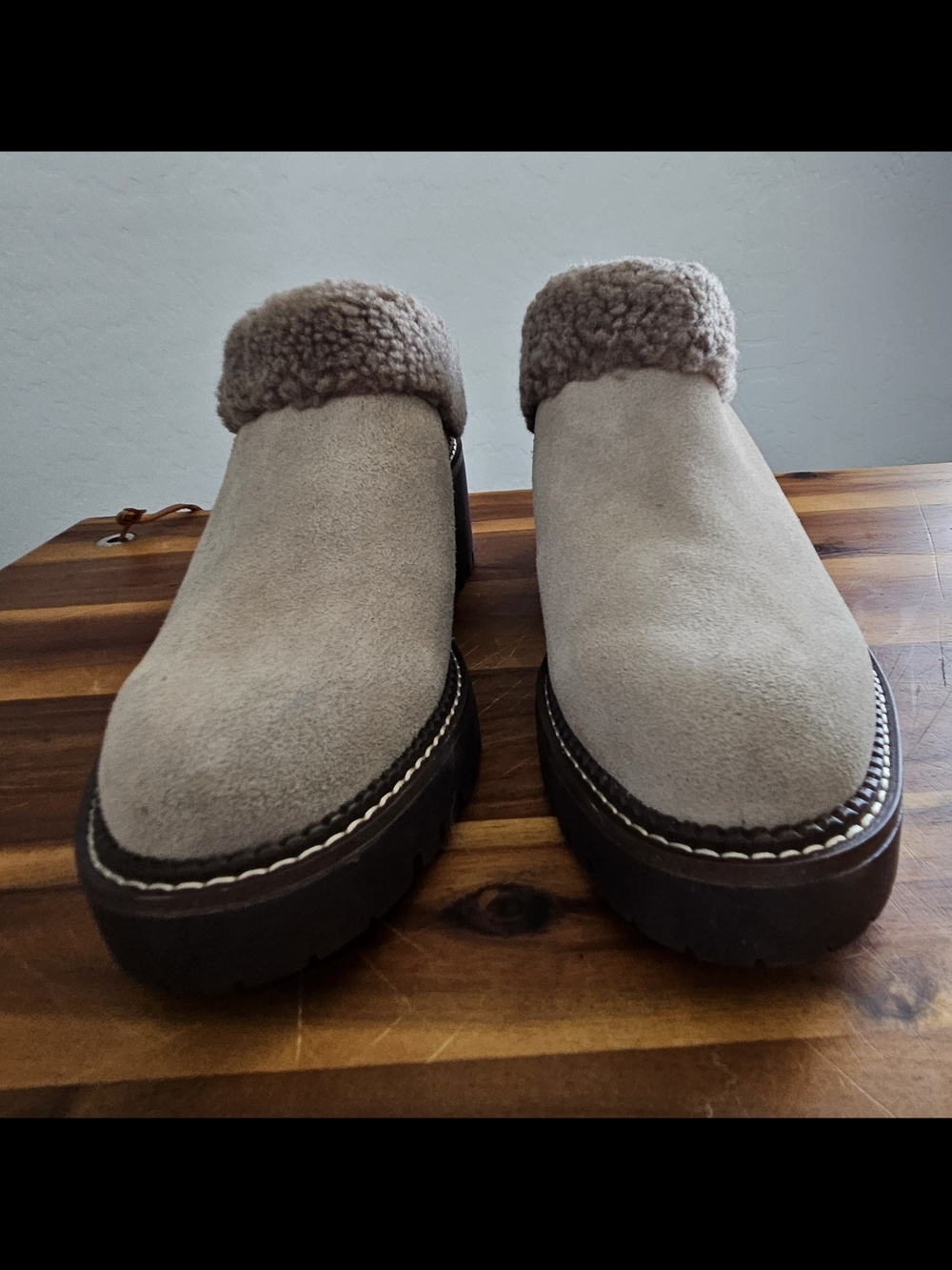 Caslon Sawyer (Nordstrom) Beige Suede Platforms Lug Sole Mules 7.5 Women